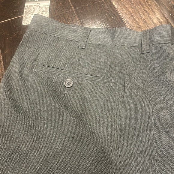 NWT Ben Hogan Golf shorts -size 38 - Picture 3 of 4